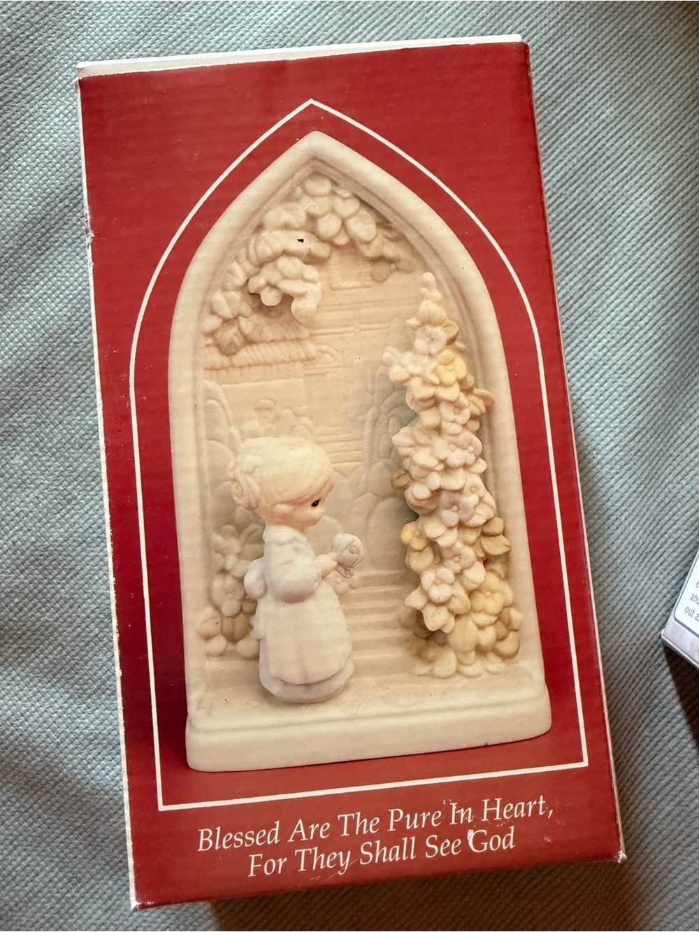Precious Moments Figurine Wall Plaque in Cream and Red